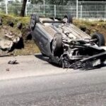 Volcadura en el Libramiento de Tepic deja dos menores lesionados